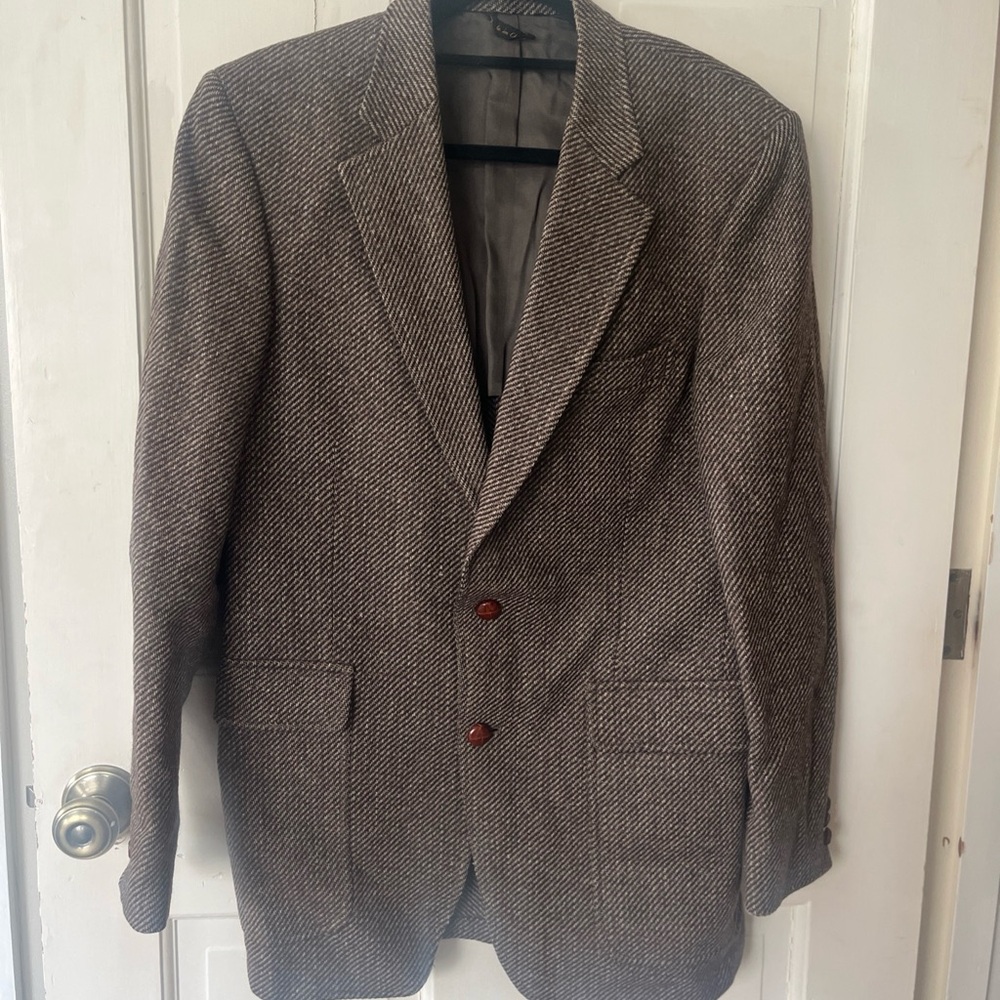 Jordache Men's Herringbone Brown Blazer with Brown Buttons